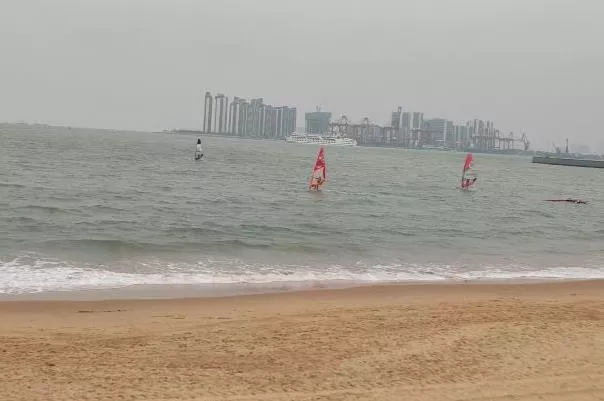 ?？谀睦锟梢酝嫠?玩水的地方推薦